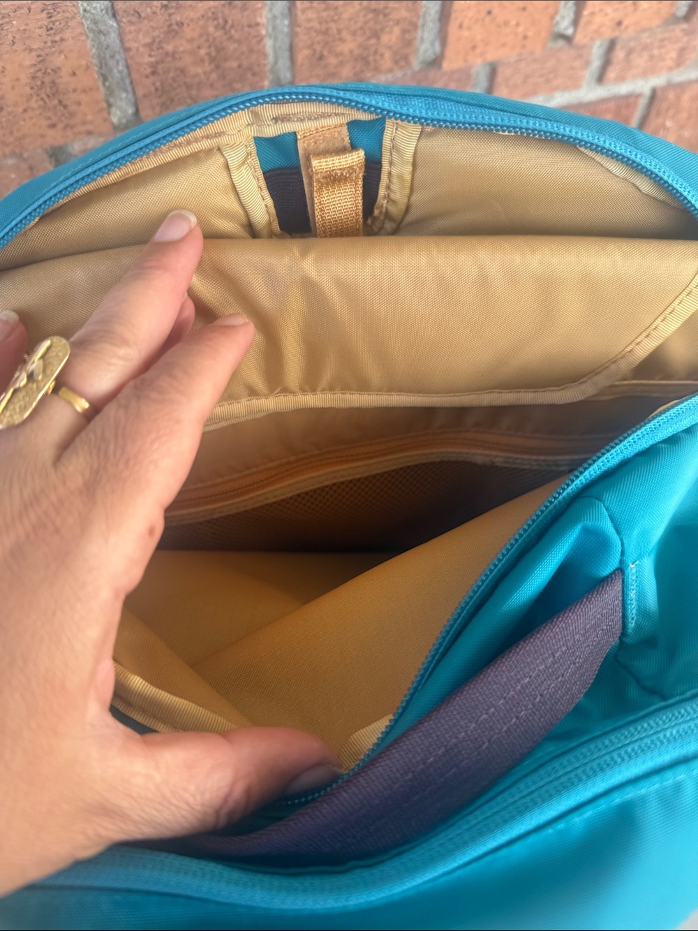 🧡Patagonia unisex  Refugio Daypack 26L brand new - Picture 7 of 14